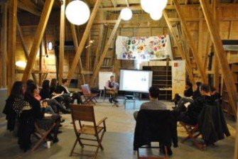 Fundaţia pentru Dezvoltarea Societăţii Civile pregăteşte tinerii pentru o carieră de succes