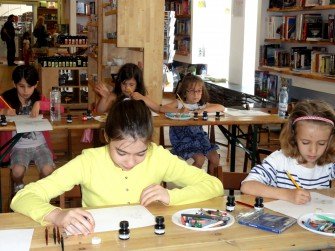 Scriitori mari pentru cititori mici. Povești cu multe înțelesuri…