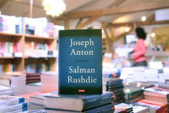 Salman Rushdie alias Joseph Anton: memoriile unui scriitor condamnat la moarte