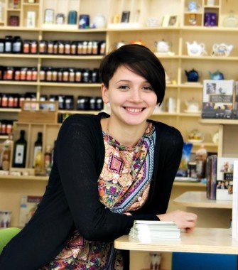 Librar la Cărtureşti: Dona Teşcovschi