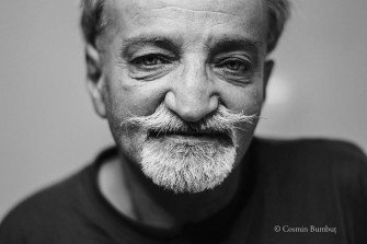 Ionel Ciupureanu: “Am experimentat un fel de-a scrie poezie ascultând lumea din jur”