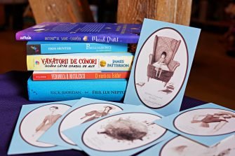 Best Friends From Books | Cărți poștale ilustrate de Roberta Berezoschi