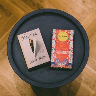 Titluri vedetă | 30% reducere