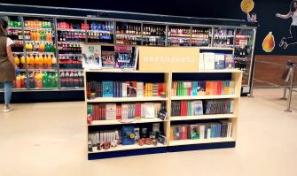 Cărturești și Mega Image Concept Store Băneasa aduc cărțile printre produsele de bază de la raft