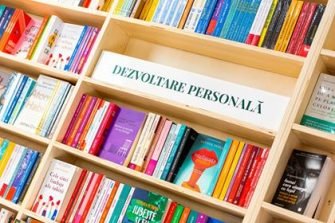Top cărți motivaționale și de dezvoltare personală: 25+ cărți care îți arată calea spre cea mai bună versiune a ta