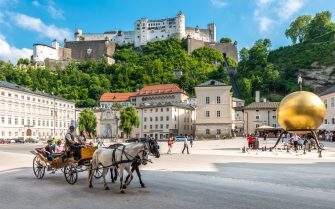 Vă invităm la Salzburg, pe scena lumii