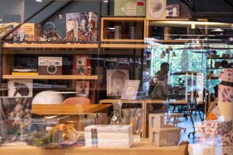 Mută-ți biroul la Cărturești!