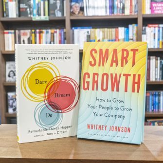 AUTOAREA LUNII ÎN LIMBA ENGLEZĂ: WHITNEY JOHNSON | 20% REDUCERE