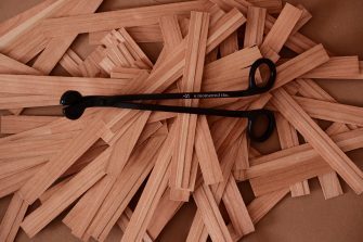 Cum arată o lumânare cu aromă de LINIȘTE? #discuțiilibere #ROD cu Alex și Karina, creatorii brandului LINIȘTE