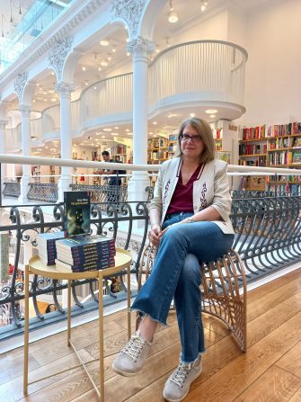 Anca Vieru: ”Scrisul umple un gol.”