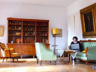 Moni Stănilă | „N-am fost niciodată adepta unui singur vârf al poeziei românești”