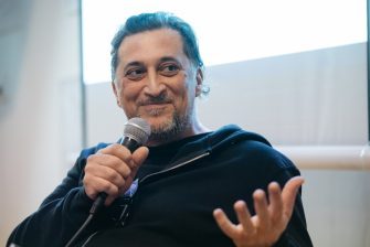 Sebastian Sifft | „Plec la drum cu un text care trebuie să respire într-un anumit fel și pe care trebuie să-l scot la suprafață”