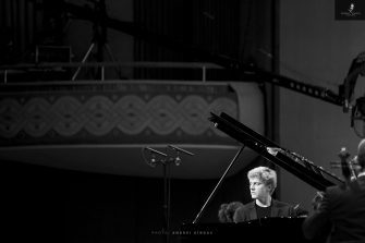 Festivalul Enescu 2023: interviu cu pianistul Jan Lisiecki