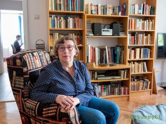 Bibliotecă de scriitor – Ligia Ruscu: „În orice bibliotecă găsești o carte de care n-ai auzit”