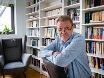 Bibliotecă de scriitor – Florin Iaru: „Pentru mine, Clavdia Chauchat a fost nec plus ultra în materie de femei, până la Șeherezada”