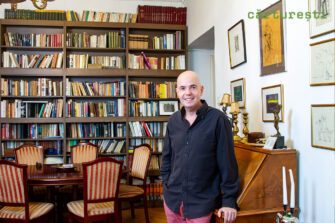 Bibliotecă de scriitor – Gábor T. Szántó:  „În prima jumătate a vieții aduni cărți, iar în a doua jumătate îți dai seama că sunt prea multe, că nu vrei să deții toate cărțile noi și e în regulă să le împrumuți”