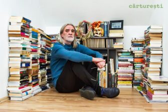 Bibliotecă de scriitor – Marin Mălaicu-Hondrari:  „Am nu doar locuințe temporare, ci și biblioteci temporare”