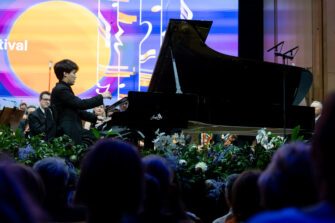 Festivalul Enescu 2025 / Interviu cu Bruce Liu, pianistul care caută libertatea sunetului