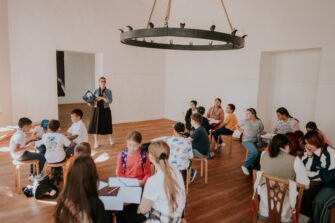 Mișcarea pentru lectură a ajuns la Țibănești și continuă la Șona și Nucșoara