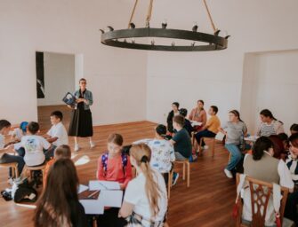 Mișcarea pentru lectură a ajuns la Țibănești și continuă la Șona și Nucșoara