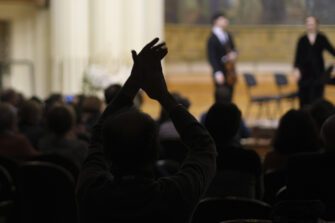 Două decenii de muzică trăită împreună: Răzvan Popovici despre ediția a XX-a a Festivalului SoNoRo